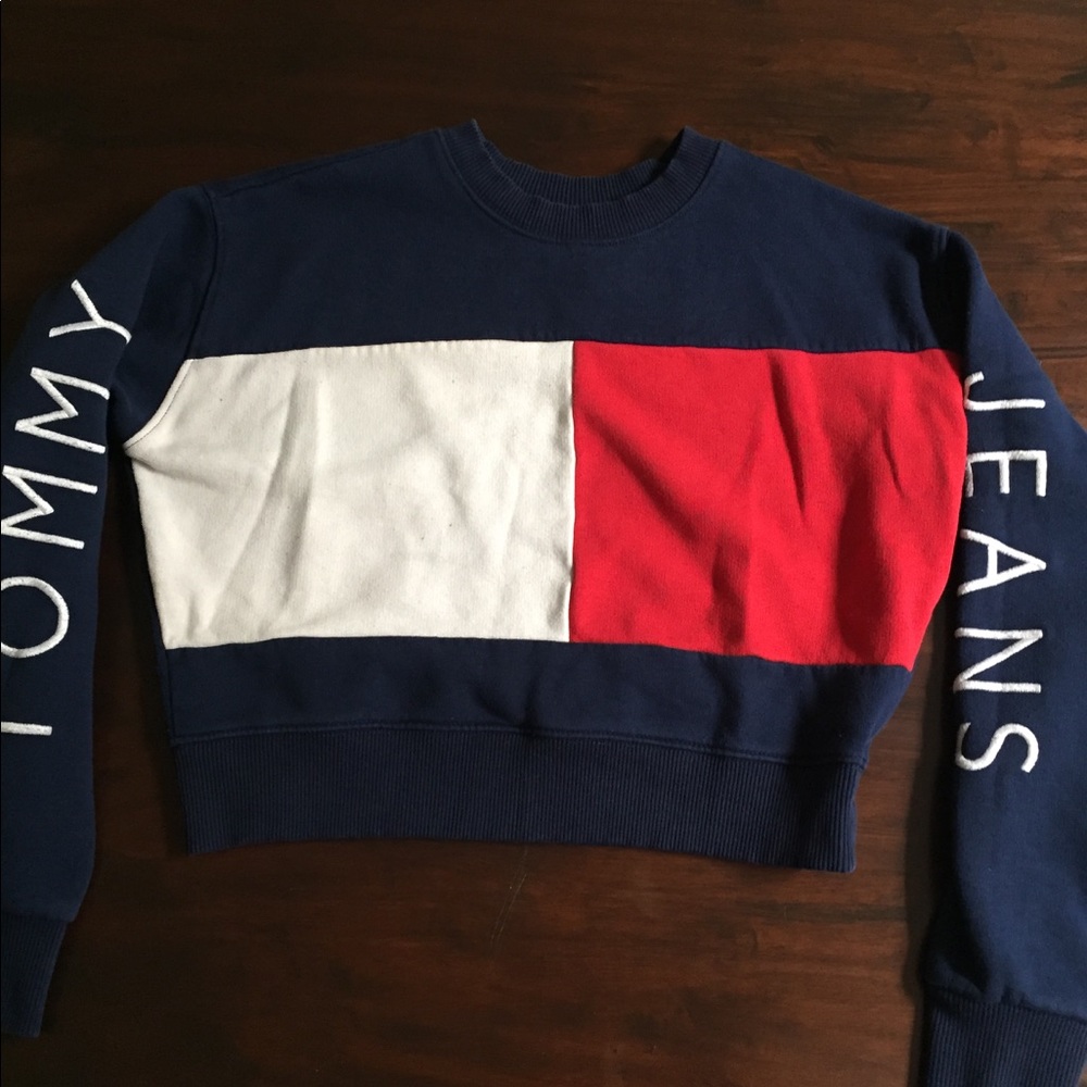 Tommy Hilfiger crop sweater
